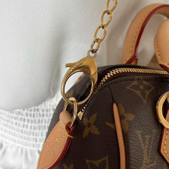 Authentic Louis Vuitton Chain - Picture 7 of 8